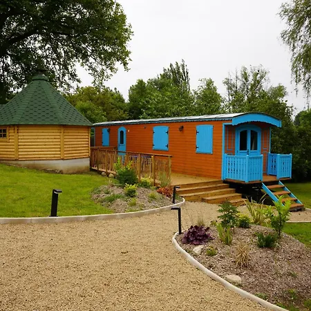 Roulottes Et Son Kota Grill Sauna Bucilly Exterior photo