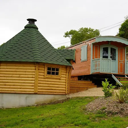 Roulottes Et Son Kota Grill Sauna Bucilly Exterior photo