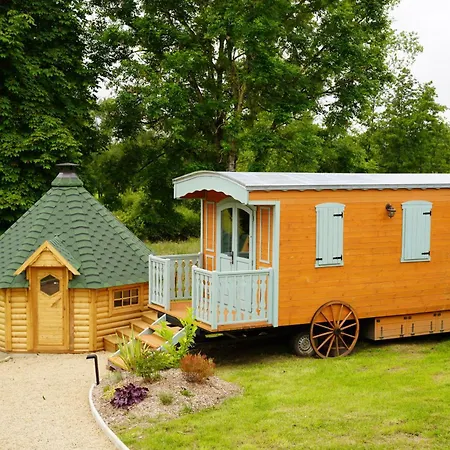 Roulottes Et Son Kota Grill Sauna Bucilly Exterior photo