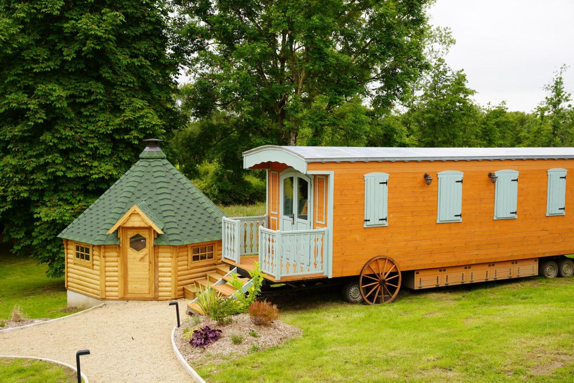 Campsite Roulottes Et Son Kota Grill Sauna *