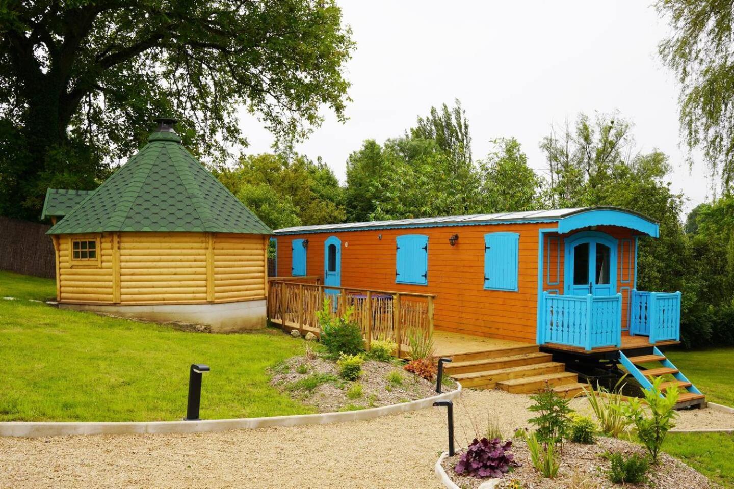 Campsite Roulottes Et Son Kota Grill Sauna *